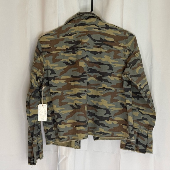 Forever 21 Camo Utility Jacket NWT Cropped Ruffle Sleeve Military S - Picture 2 of 6
